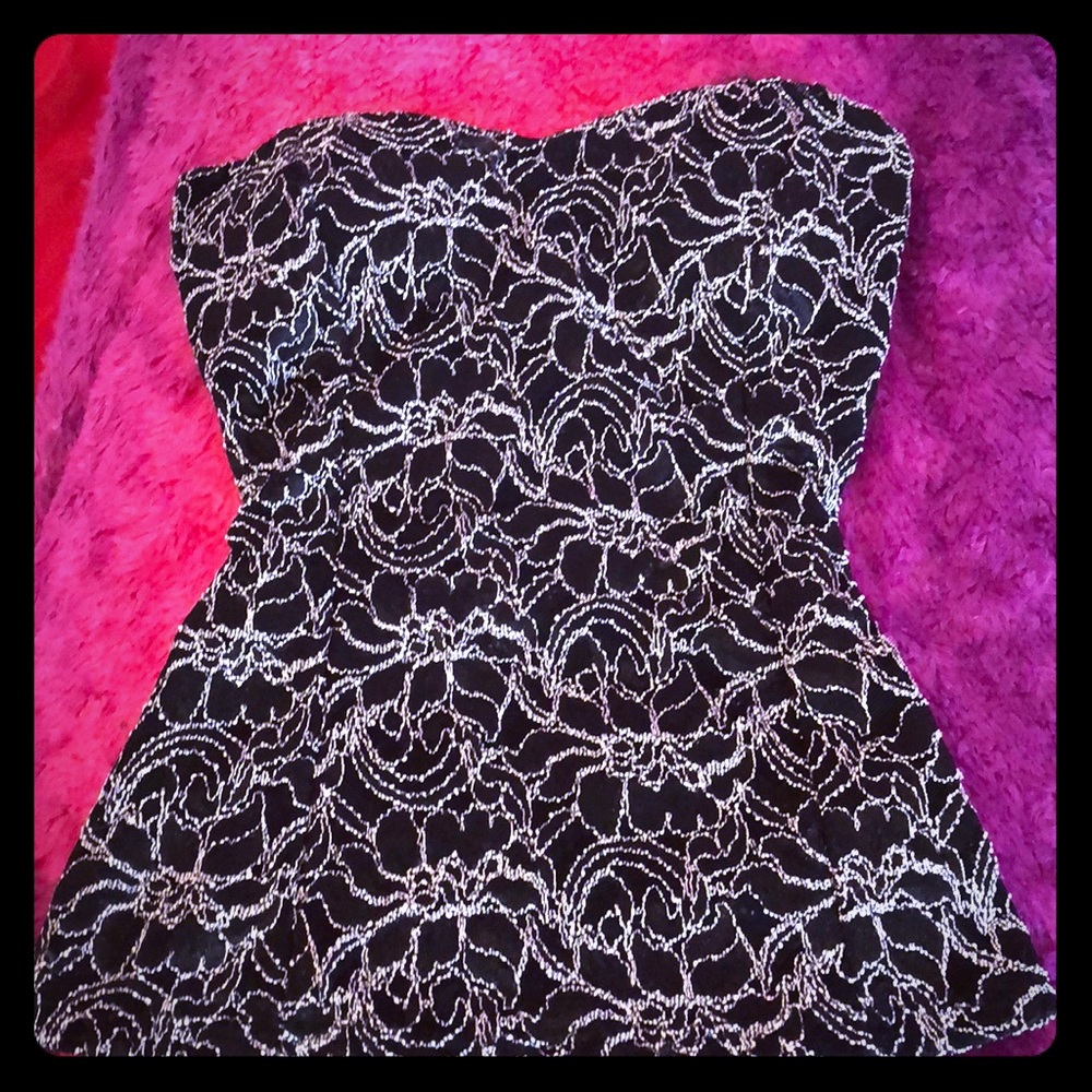 A strapless shirt